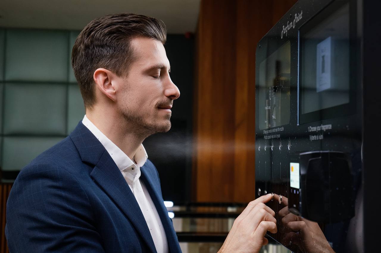 Parfémový automat – nákupní centrum